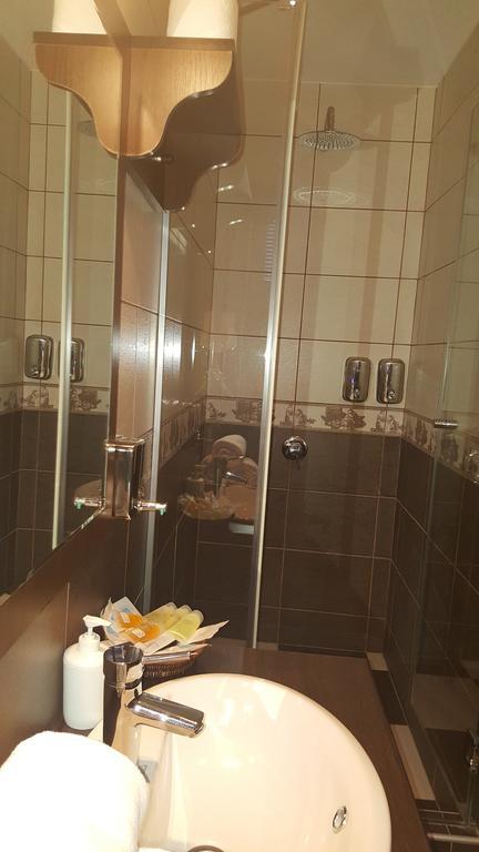 Garni Hotel Contact Beograd Ngoại thất bức ảnh